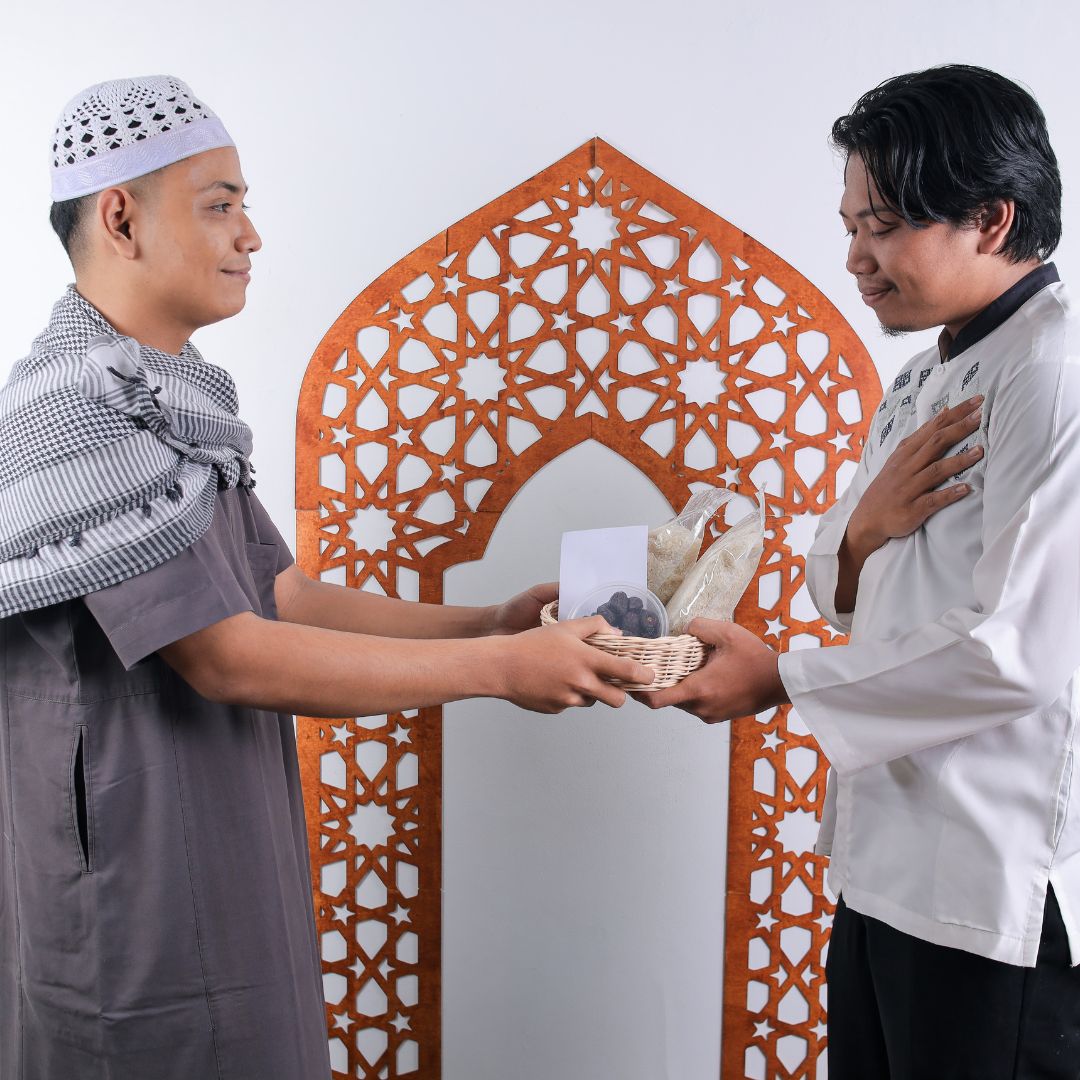 Kegiatan Bakti Sosial Santri: Berbagi Kepada Masyarakat Sekitar Pesantren