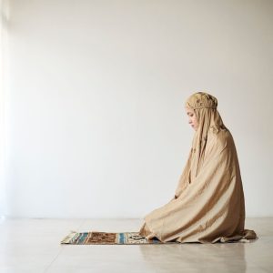 Memahami Makna Khusyuk dalam Shalat